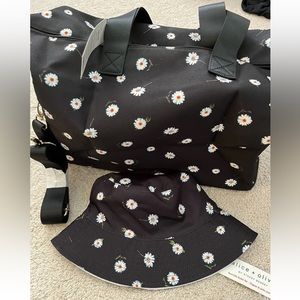 🆕 Alice + Olivia Daisy Duffle Bag and Hat Set Bundle